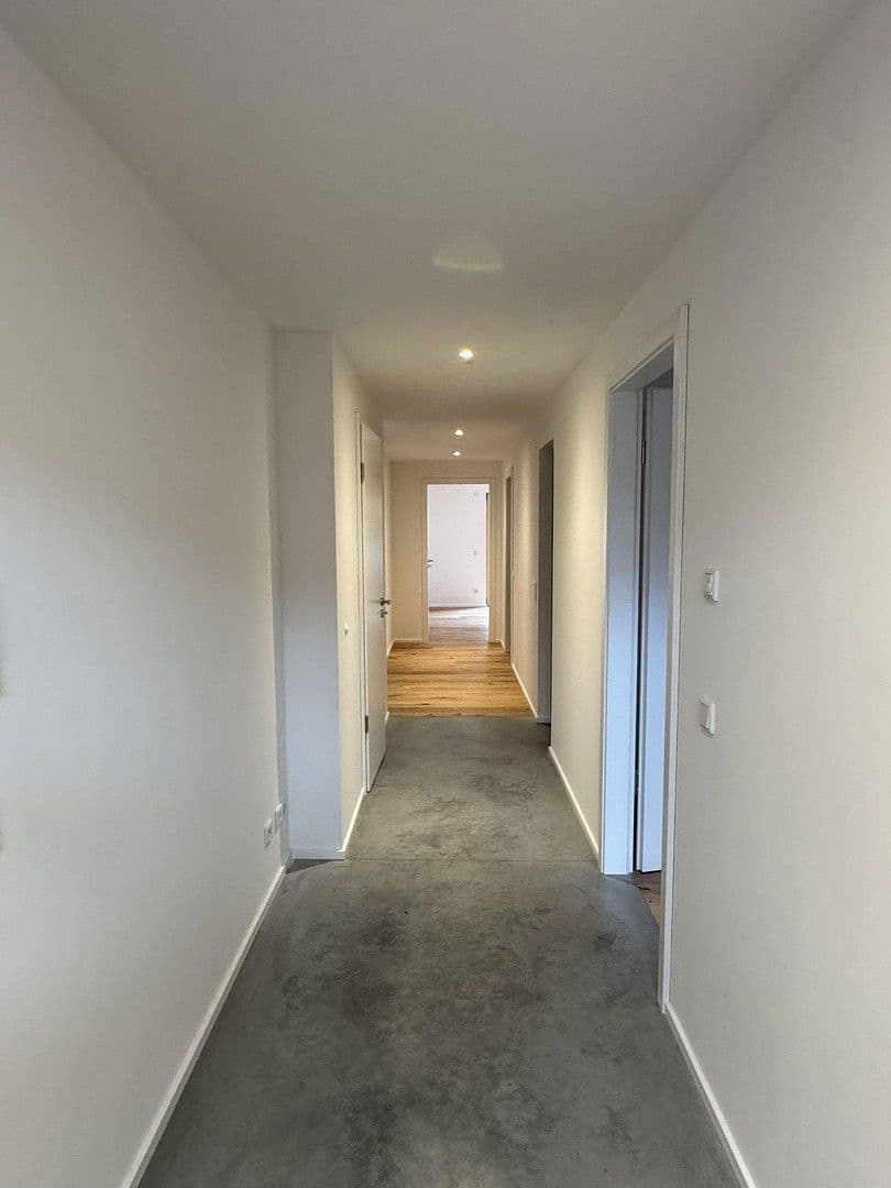 Pronájem bytu 3+1 109 m², Happinger Straße 66, Rosenheim, Bavorsko Pronájem bytu 3+1 109 m², Happinger Straße 66, Rosenheim, Bavorsko