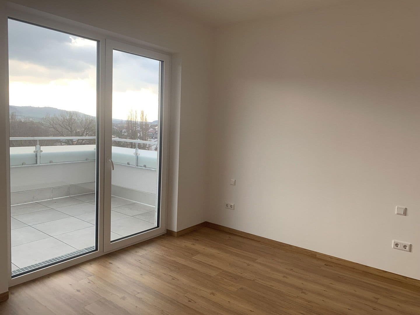 Pronájem bytu 3+kk 90 m², Lauchheim, Bádensko-Württembersko Pronájem bytu 3+kk 90 m², Lauchheim, Bádensko-Württembersko