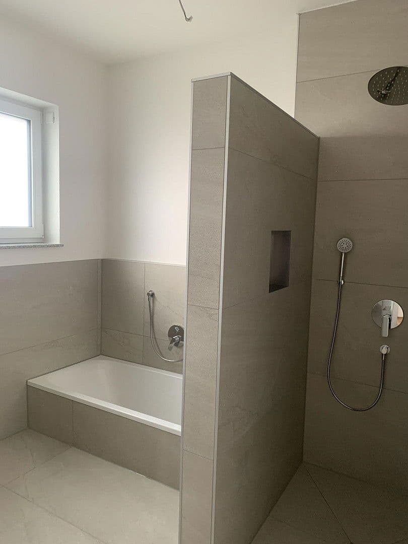 Pronájem bytu 3+kk 90 m², Lauchheim, Bádensko-Württembersko Pronájem bytu 3+kk 90 m², Lauchheim, Bádensko-Württembersko