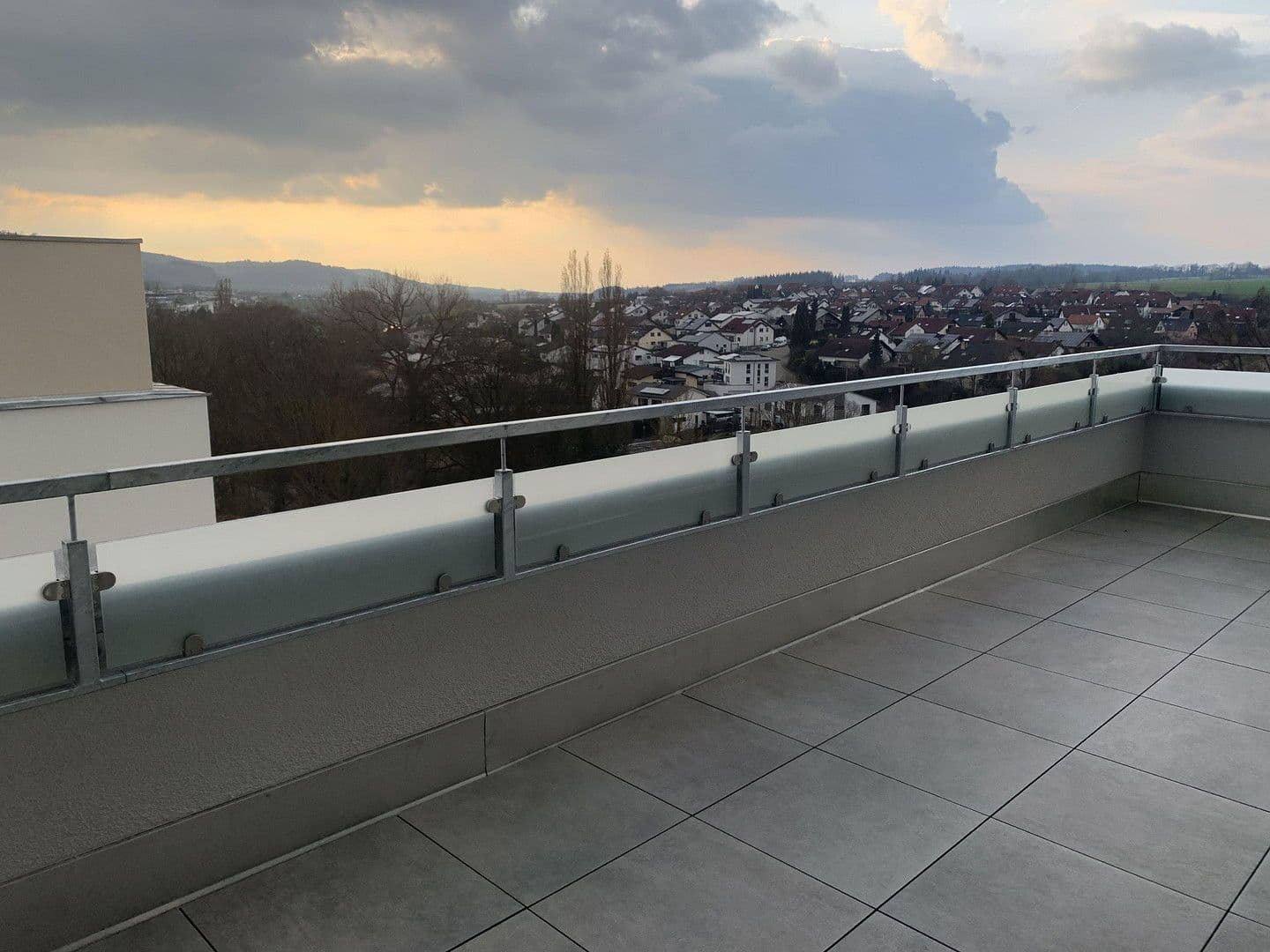 Pronájem bytu 3+kk 90 m², Lauchheim, Bádensko-Württembersko Pronájem bytu 3+kk 90 m², Lauchheim, Bádensko-Württembersko