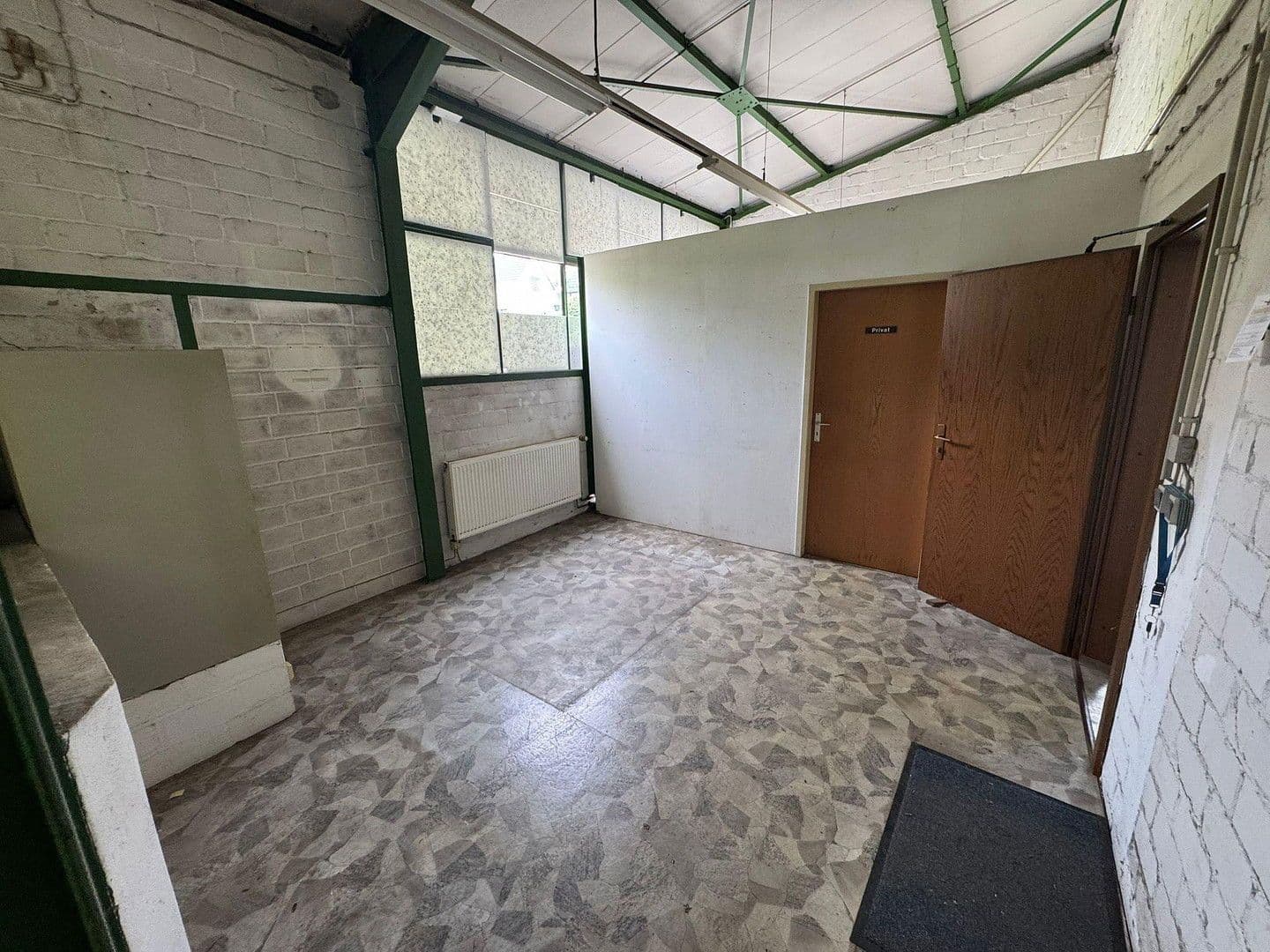 Prodej nebytového prostoru 600 m², Solingen, Severní Porýní-Vestfálsko Prodej nebytového prostoru 600 m², Solingen, Severní Porýní-Vestfálsko