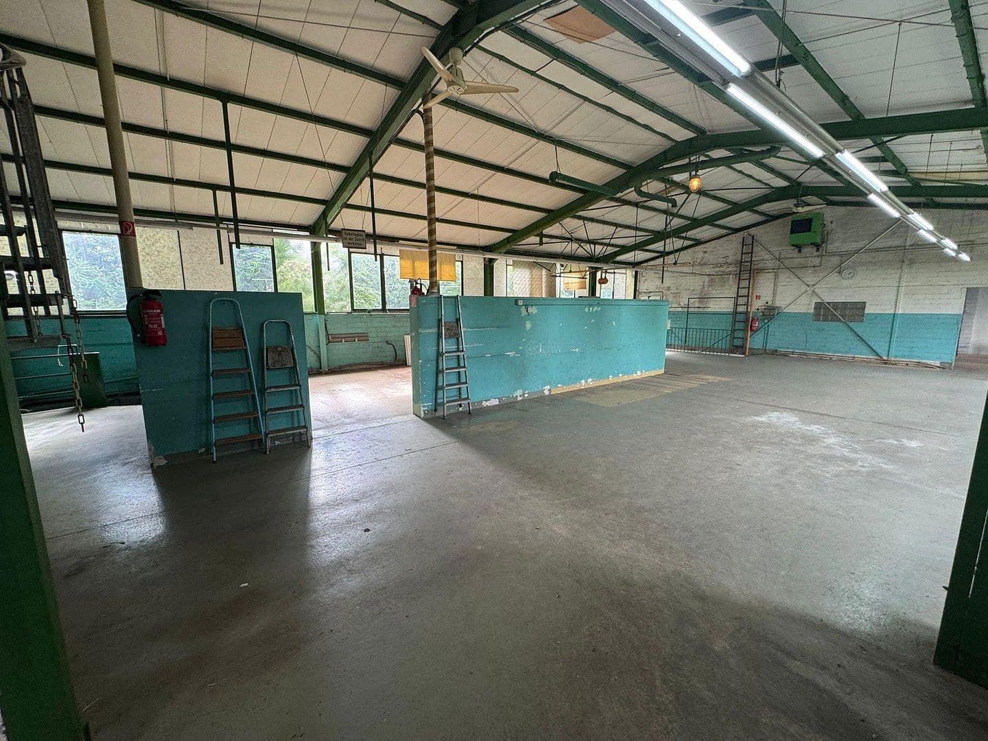 Prodej nebytového prostoru 600 m², Solingen, Severní Porýní-Vestfálsko Prodej nebytového prostoru 600 m², Solingen, Severní Porýní-Vestfálsko