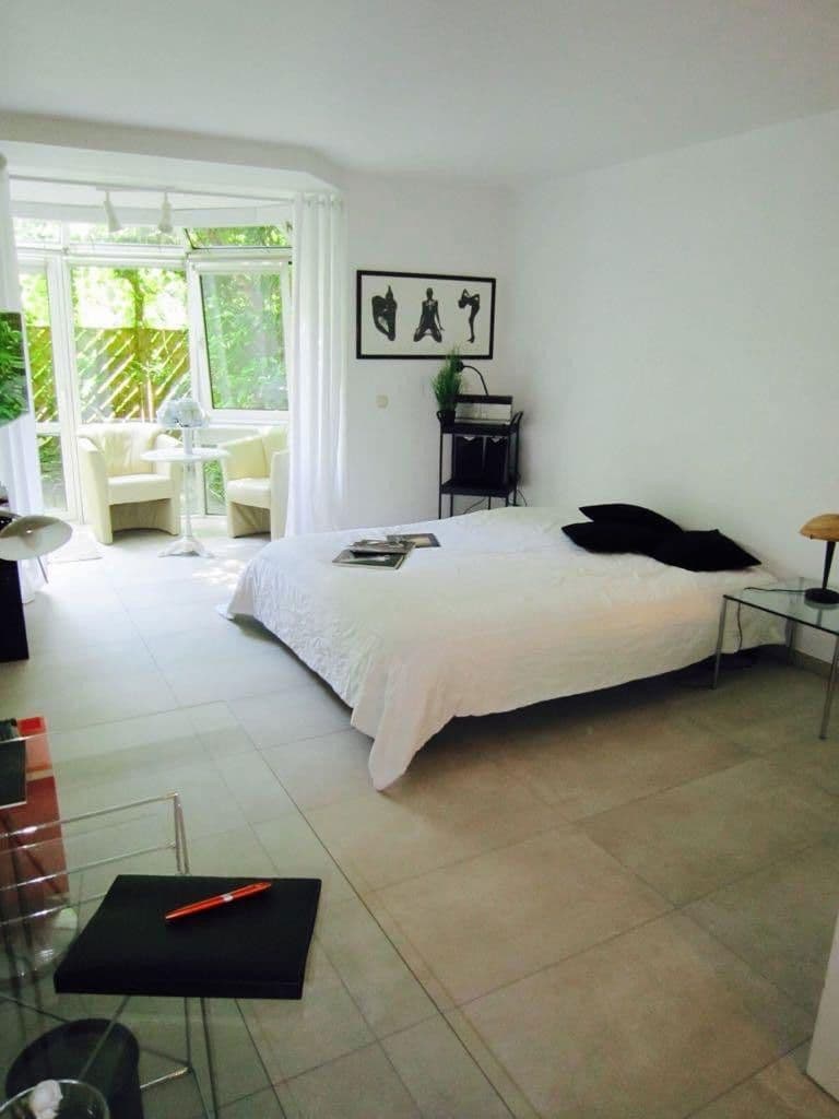 Pronájem bytu 1+1 32 m², Liebigstr. 20 A, München, Bavorsko Pronájem bytu 1+1 32 m², Liebigstr. 20 A, München, Bavorsko