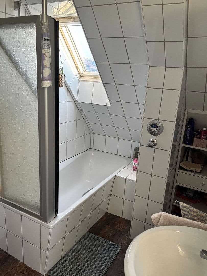 Pronájem bytu 2+1 90 m², Lutherstraße 8, Osnabrück, Dolní Sasko Pronájem bytu 2+1 90 m², Lutherstraße 8, Osnabrück, Dolní Sasko