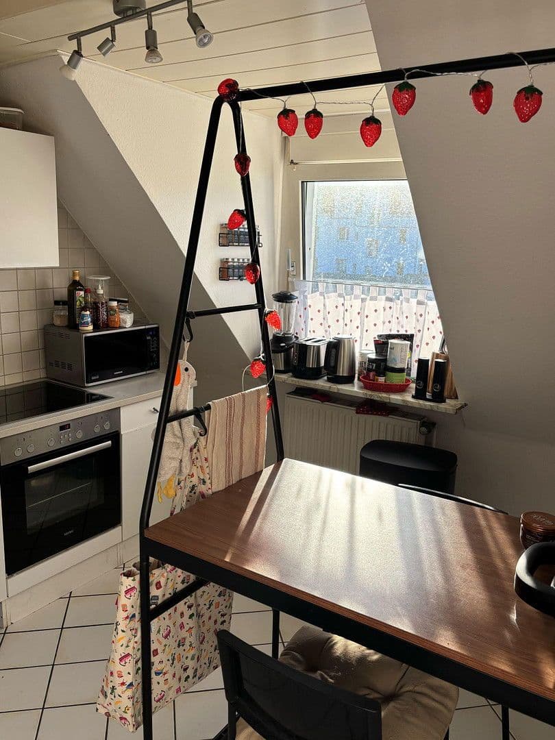 Pronájem bytu 2+1 90 m², Lutherstraße 8, Osnabrück, Dolní Sasko Pronájem bytu 2+1 90 m², Lutherstraße 8, Osnabrück, Dolní Sasko