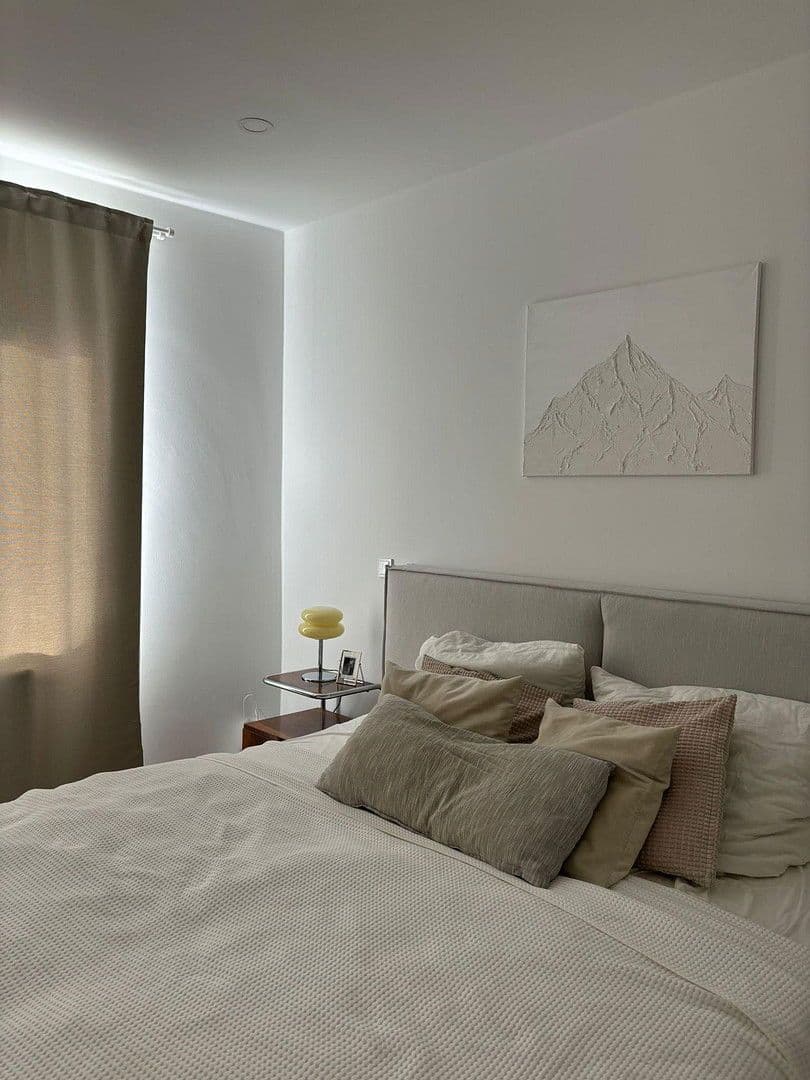 Pronájem bytu 3+1 75 m², Heumarkt 77, Köln, Severní Porýní-Vestfálsko Pronájem bytu 3+1 75 m², Heumarkt 77, Köln, Severní Porýní-Vestfálsko