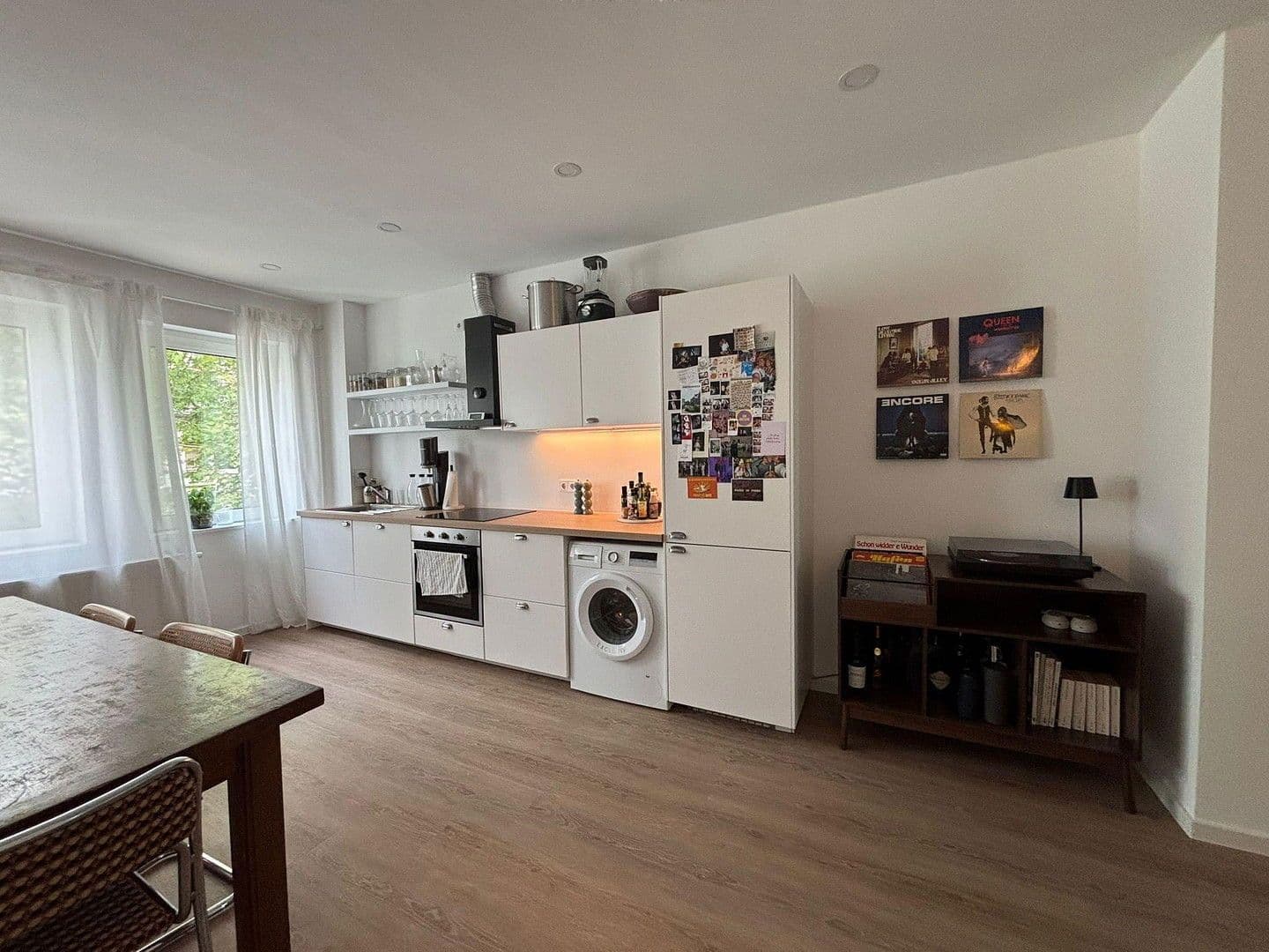 Pronájem bytu 3+1 75 m², Heumarkt 77, Köln, Severní Porýní-Vestfálsko Pronájem bytu 3+1 75 m², Heumarkt 77, Köln, Severní Porýní-Vestfálsko