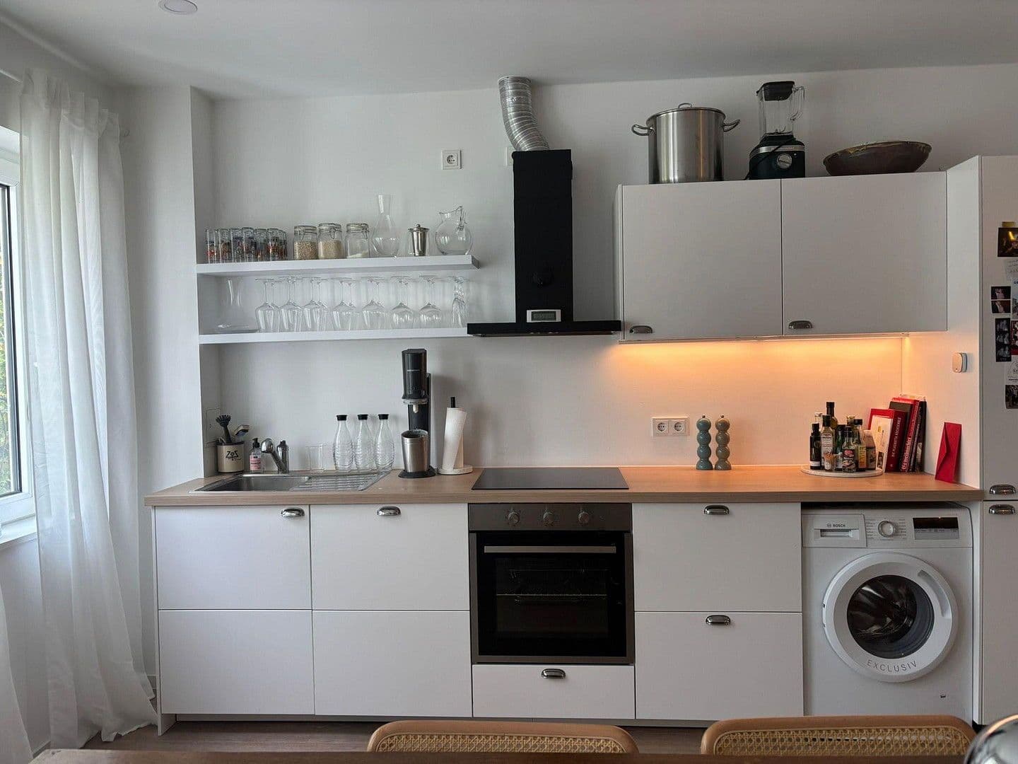 Pronájem bytu 3+1 75 m², Heumarkt 77, Köln, Severní Porýní-Vestfálsko Pronájem bytu 3+1 75 m², Heumarkt 77, Köln, Severní Porýní-Vestfálsko