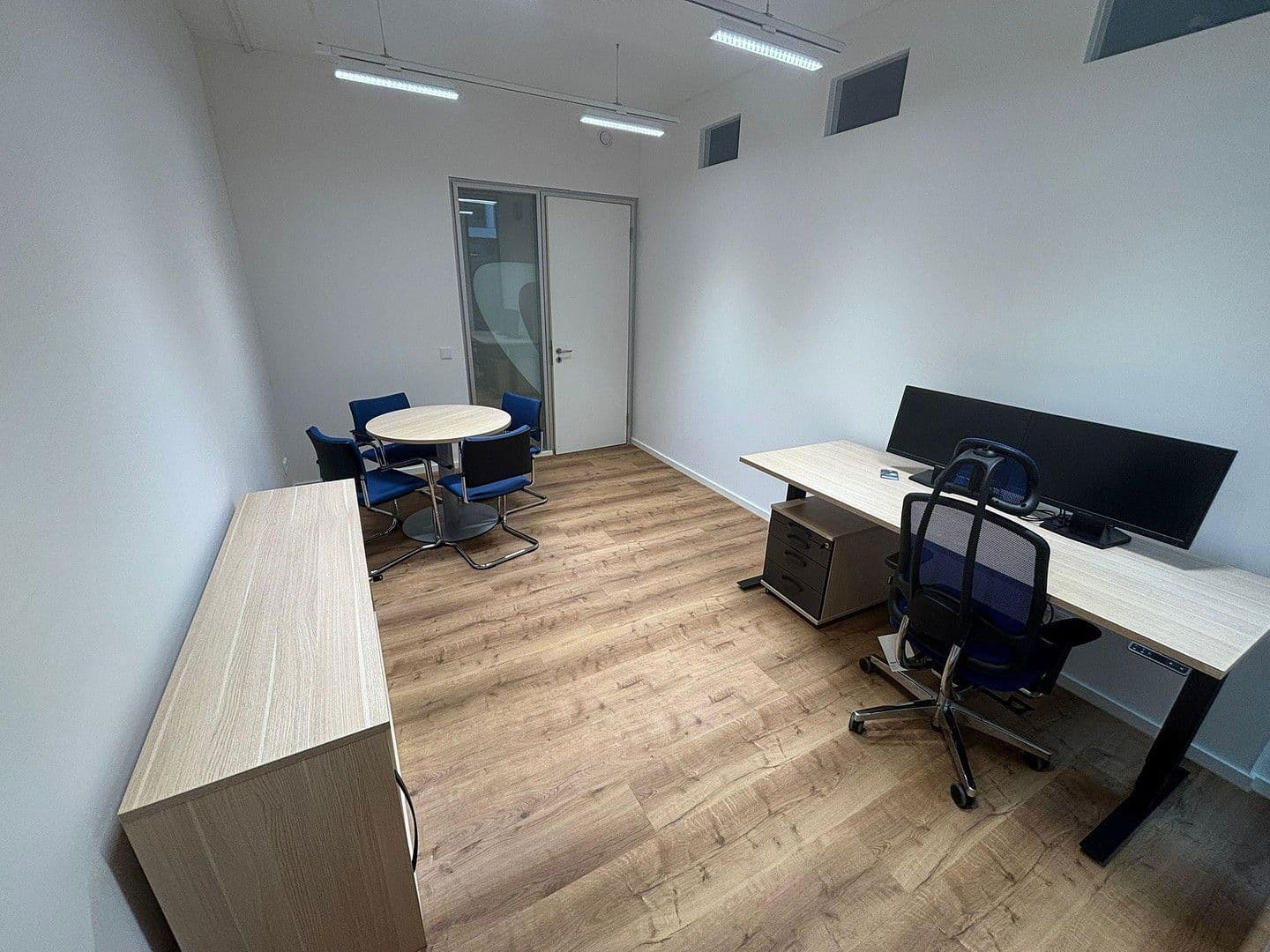 Pronájem kanceláře 1.200 m², Pelkovenstraße 145, München, Bavorsko Pronájem kanceláře 1.200 m², Pelkovenstraße 145, München, Bavorsko