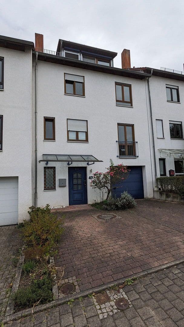 Prodej domu 150 m², pozemek 213 m², Baden-Baden, Bádensko-Württembersko Prodej domu 150 m², pozemek 213 m², Baden-Baden, Bádensko-Württembersko