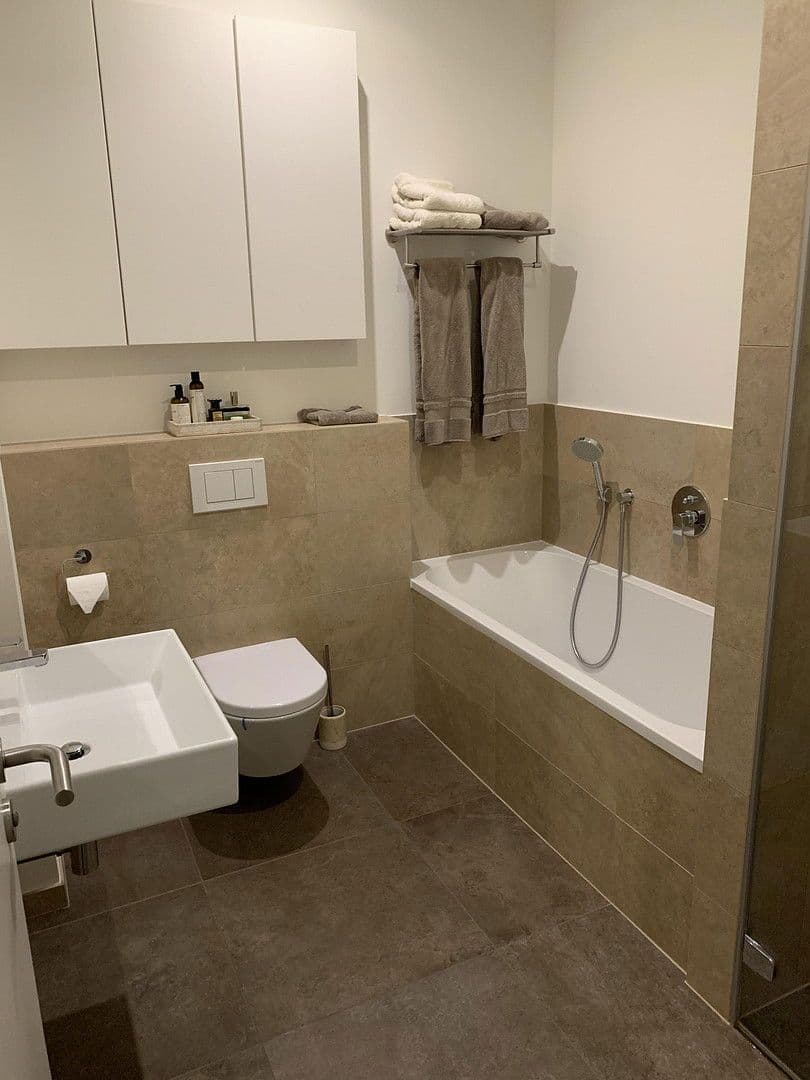 Pronájem bytu 3+1 105 m², Gervinusstr.3c, Berlin, Berlín Pronájem bytu 3+1 105 m², Gervinusstr.3c, Berlin, Berlín