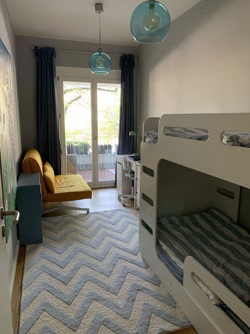 Pronájem bytu 3+1 105 m², Gervinusstr.3c, Berlin, Berlín Pronájem bytu 3+1 105 m², Gervinusstr.3c, Berlin, Berlín