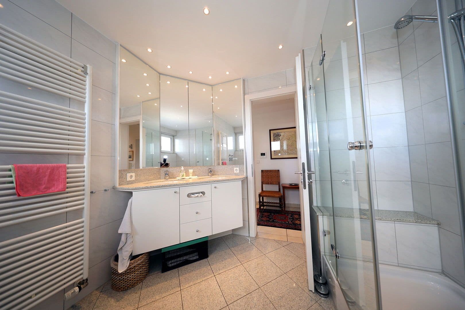 Pronájem bytu 4+kk 110 m², Leinfelden-Echterdingen, Bádensko-Württembersko Pronájem bytu 4+kk 110 m², Leinfelden-Echterdingen, Bádensko-Württembersko