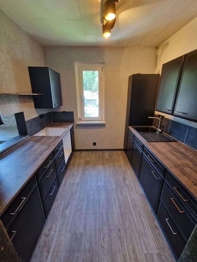 Prodej domu 110 m², pozemek 637 m², Straße des Friedens 14b, Lauscha, Durynsko Prodej domu 110 m², pozemek 637 m², Straße des Friedens 14b, Lauscha, Durynsko