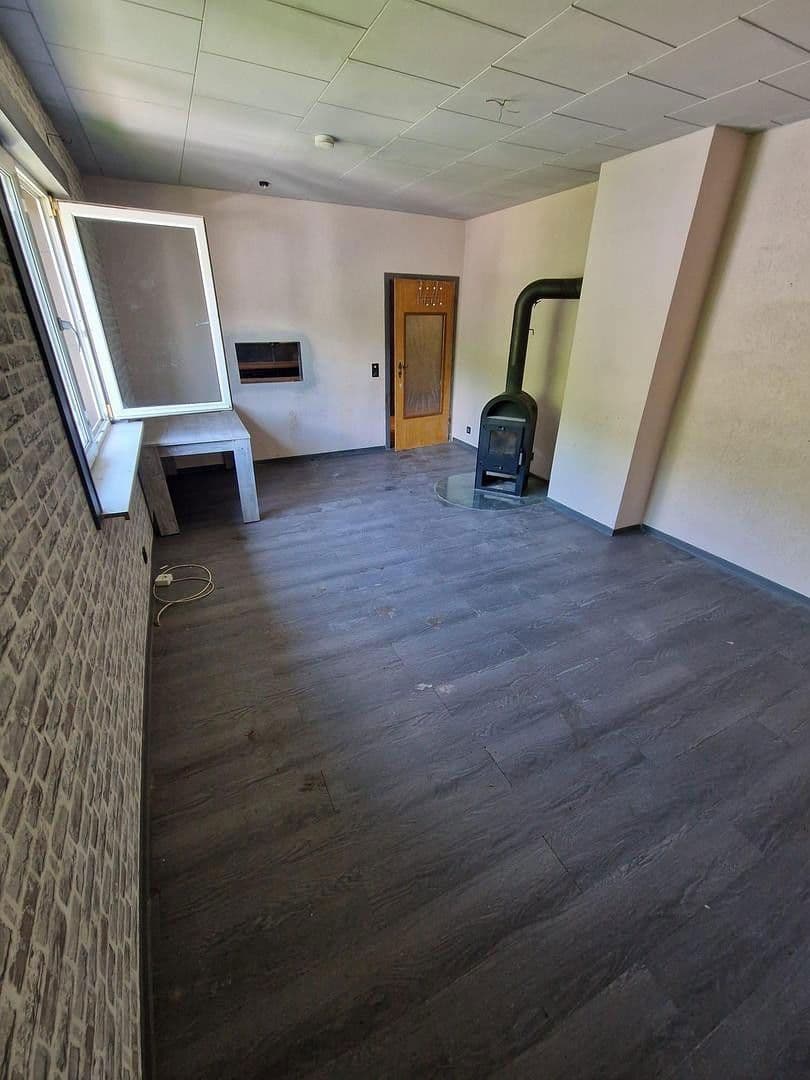 Prodej domu 110 m², pozemek 637 m², Straße des Friedens 14b, Lauscha, Durynsko Prodej domu 110 m², pozemek 637 m², Straße des Friedens 14b, Lauscha, Durynsko