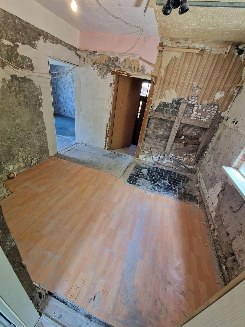 Prodej domu 110 m², pozemek 637 m², Straße des Friedens 14b, Lauscha, Durynsko Prodej domu 110 m², pozemek 637 m², Straße des Friedens 14b, Lauscha, Durynsko