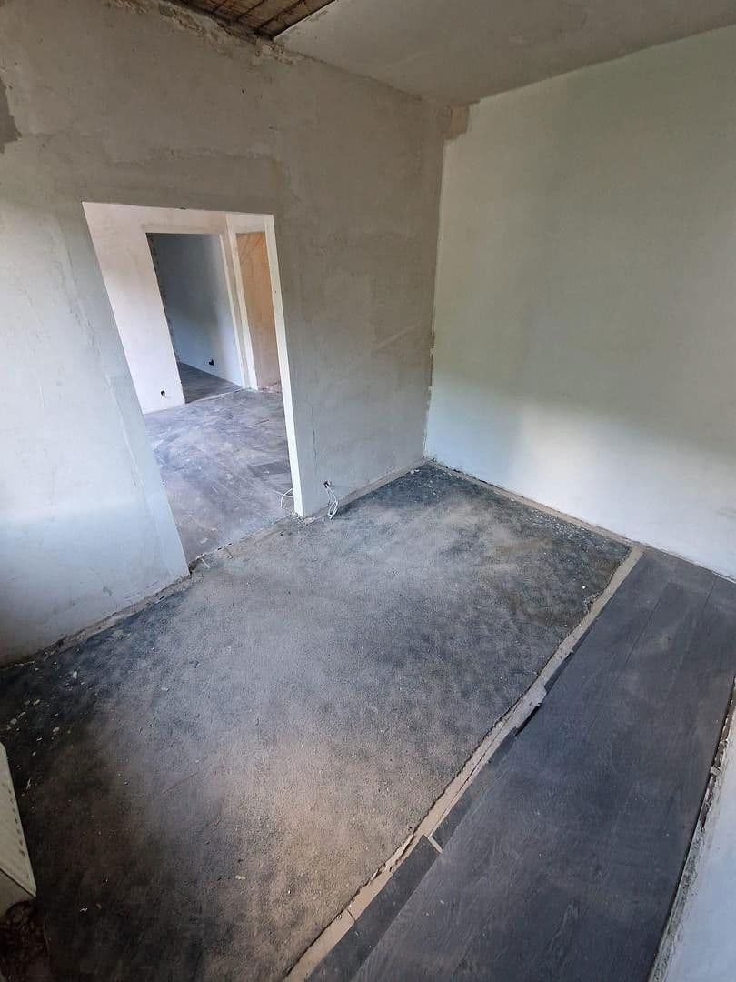 Prodej domu 110 m², pozemek 637 m², Straße des Friedens 14b, Lauscha, Durynsko Prodej domu 110 m², pozemek 637 m², Straße des Friedens 14b, Lauscha, Durynsko