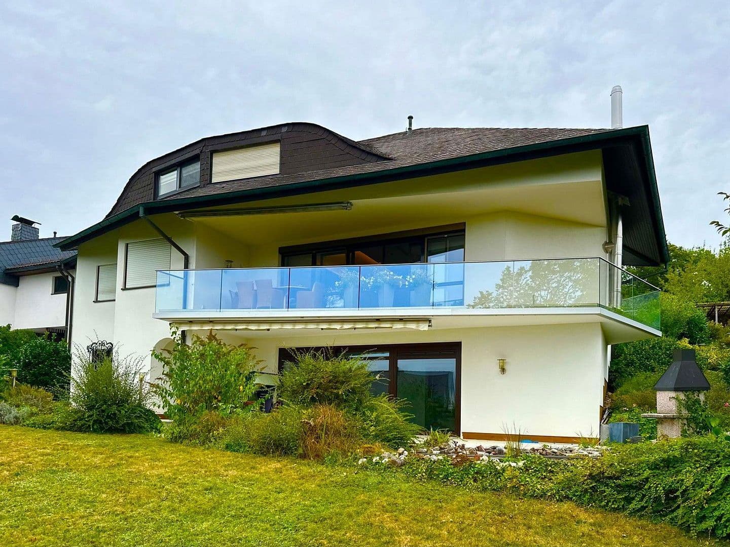 Prodej domu 290 m², pozemek 1.200 m², Amberg, Bavorsko Prodej domu 290 m², pozemek 1.200 m², Amberg, Bavorsko