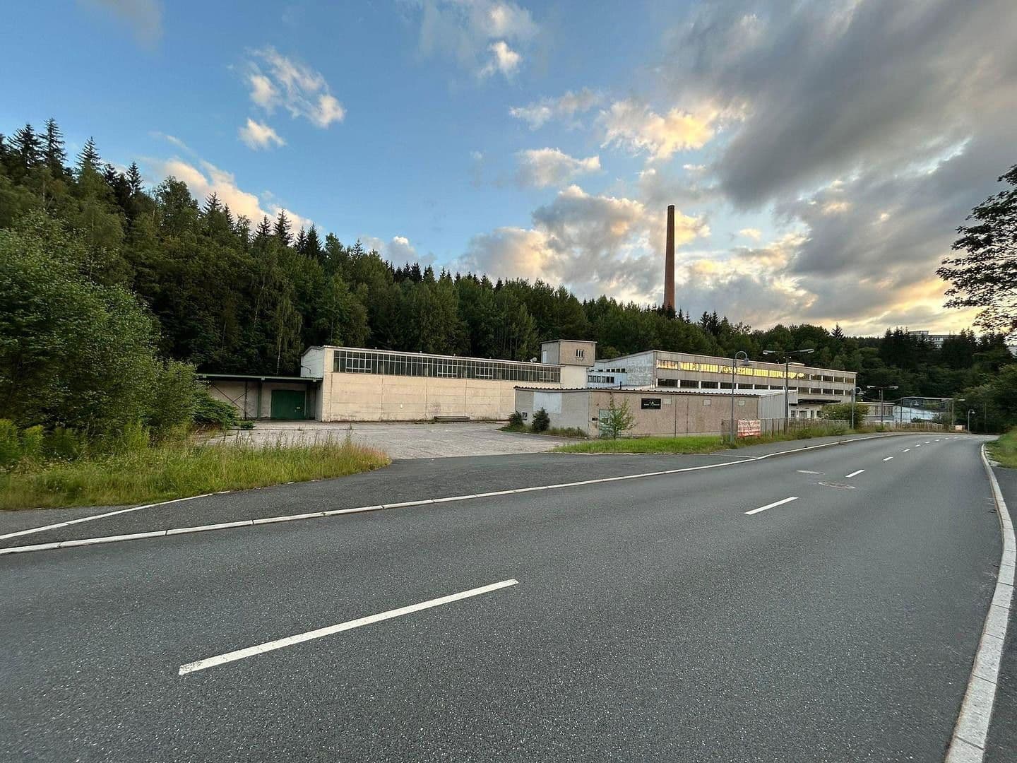 Prodej nebytového prostoru 16.838 m², Klingenthaler Straße 23 e, Muldenhammer, Sasko Prodej nebytového prostoru 16.838 m², Klingenthaler Straße 23 e, Muldenhammer, Sasko