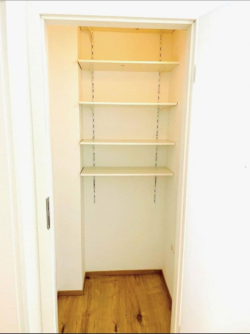 Pronájem bytu 3+1 92 m², Köln, Severní Porýní-Vestfálsko Pronájem bytu 3+1 92 m², Köln, Severní Porýní-Vestfálsko