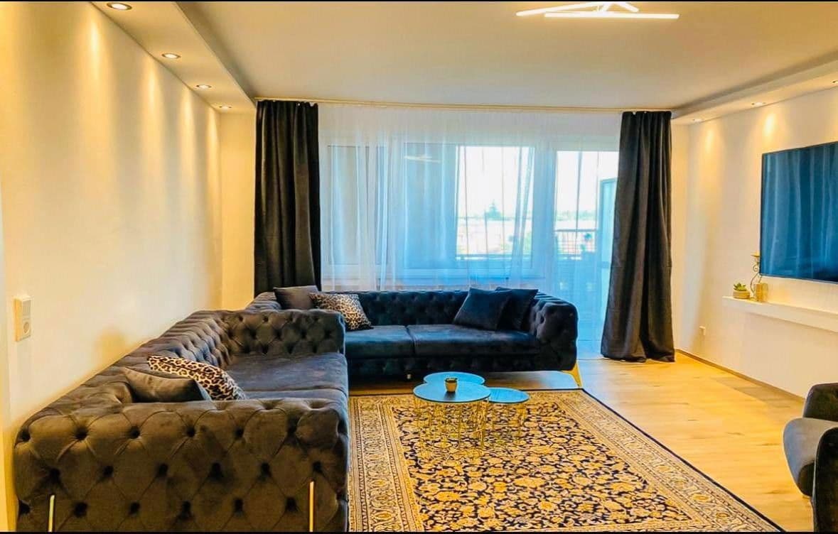 Pronájem bytu 3+1 92 m², Köln, Severní Porýní-Vestfálsko Pronájem bytu 3+1 92 m², Köln, Severní Porýní-Vestfálsko