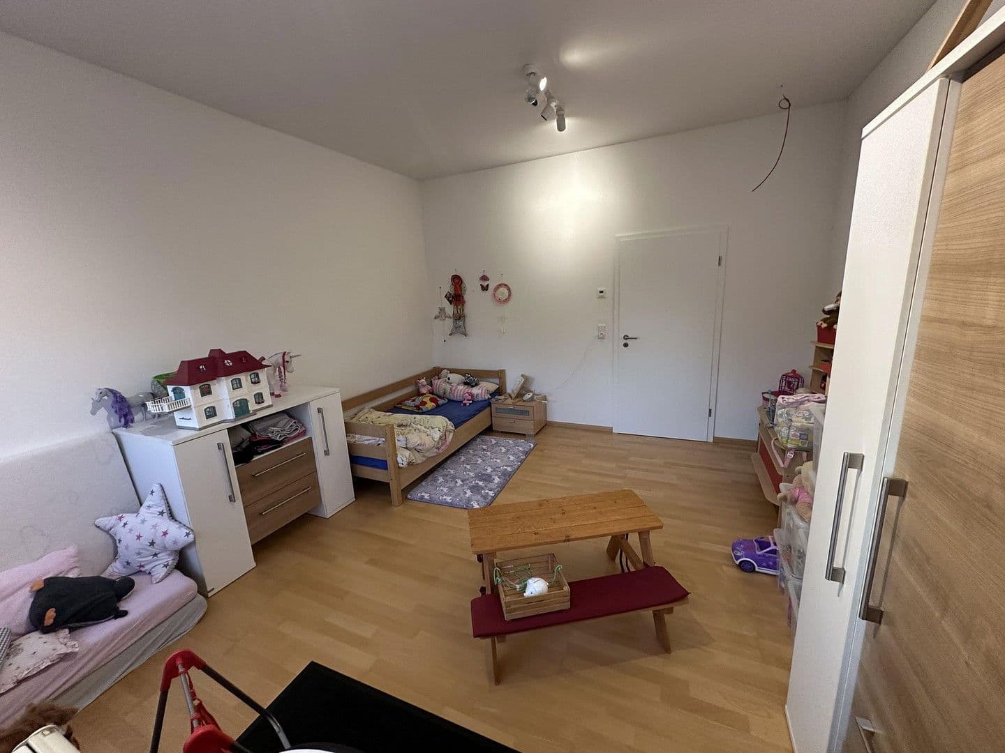 Prodej domu 190 m², pozemek 1.000 m², Linkenheim-Hochstetten, Bádensko-Württembersko Prodej domu 190 m², pozemek 1.000 m², Linkenheim-Hochstetten, Bádensko-Württembersko