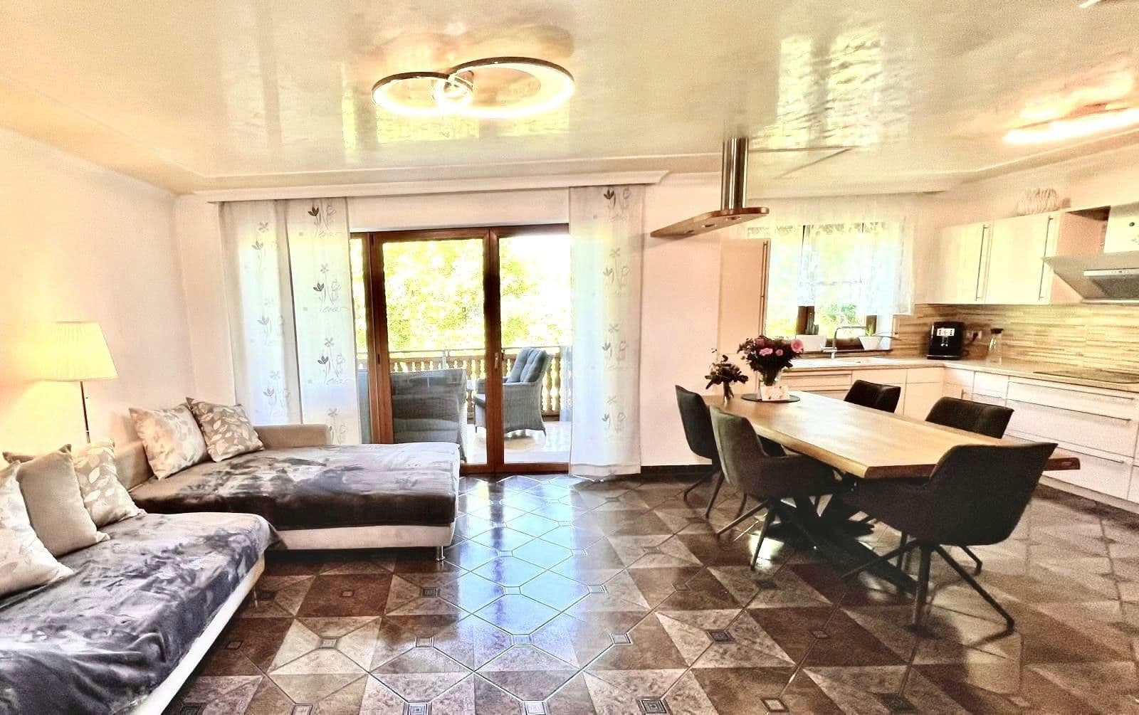 Prodej domu 293 m², pozemek 516 m², Ziegelsteige 38, Forchtenberg, Bádensko-Württembersko Prodej domu 293 m², pozemek 516 m², Ziegelsteige 38, Forchtenberg, Bádensko-Württembersko