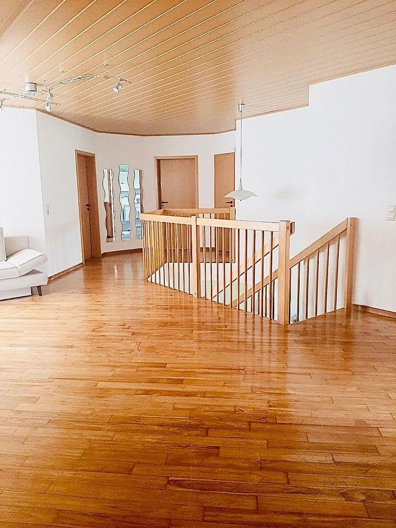 Prodej domu 293 m², pozemek 516 m², Ziegelsteige 38, Forchtenberg, Bádensko-Württembersko Prodej domu 293 m², pozemek 516 m², Ziegelsteige 38, Forchtenberg, Bádensko-Württembersko