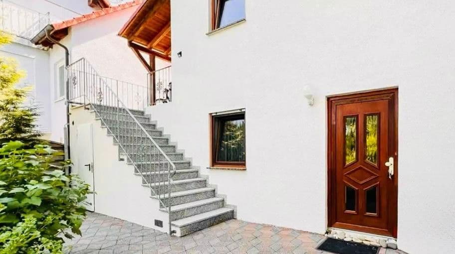 Prodej domu 293 m², pozemek 516 m², Ziegelsteige 38, Forchtenberg, Bádensko-Württembersko Prodej domu 293 m², pozemek 516 m², Ziegelsteige 38, Forchtenberg, Bádensko-Württembersko