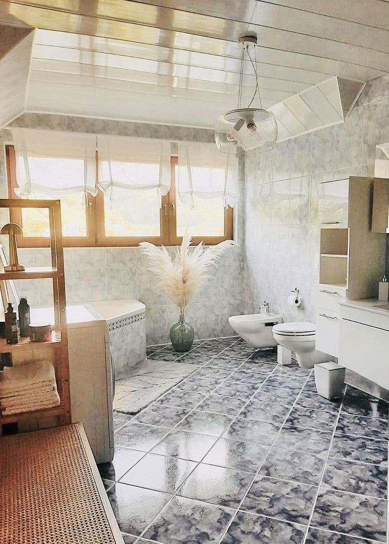 Prodej domu 293 m², pozemek 516 m², Ziegelsteige 38, Forchtenberg, Bádensko-Württembersko Prodej domu 293 m², pozemek 516 m², Ziegelsteige 38, Forchtenberg, Bádensko-Württembersko