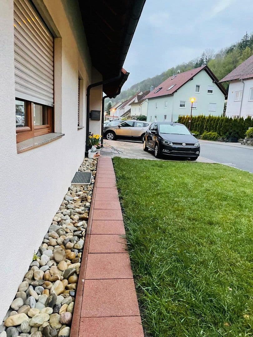 Prodej domu 293 m², pozemek 516 m², Ziegelsteige 38, Forchtenberg, Bádensko-Württembersko Prodej domu 293 m², pozemek 516 m², Ziegelsteige 38, Forchtenberg, Bádensko-Württembersko