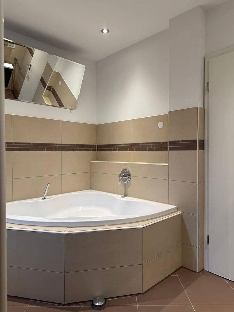 Prodej bytu 3+1 75 m², Horsterstrasse 434, Gelsenkirchen, Severní Porýní-Vestfálsko Prodej bytu 3+1 75 m², Horsterstrasse 434, Gelsenkirchen, Severní Porýní-Vestfálsko