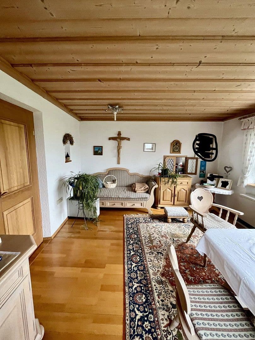 Prodej domu 220 m², pozemek 7.300 m², Mettenheim, Bavorsko Prodej domu 220 m², pozemek 7.300 m², Mettenheim, Bavorsko