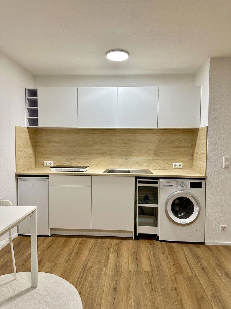 Pronájem bytu 1+1 35 m², Stuttgart, Bádensko-Württembersko Pronájem bytu 1+1 35 m², Stuttgart, Bádensko-Württembersko