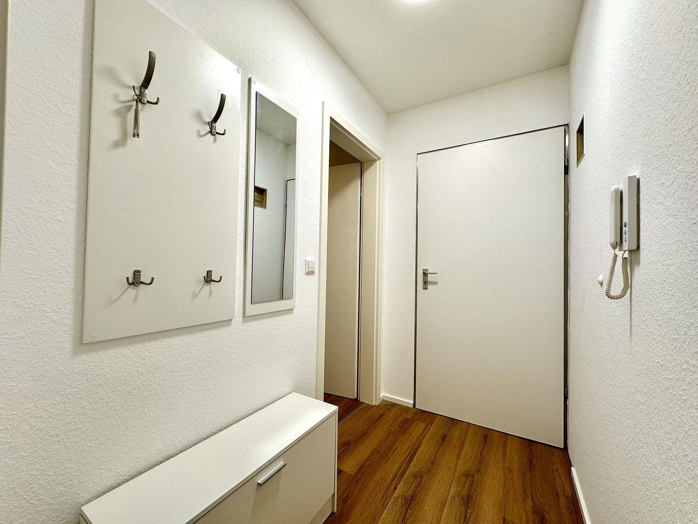 Pronájem bytu 1+1 35 m², Stuttgart, Bádensko-Württembersko Pronájem bytu 1+1 35 m², Stuttgart, Bádensko-Württembersko