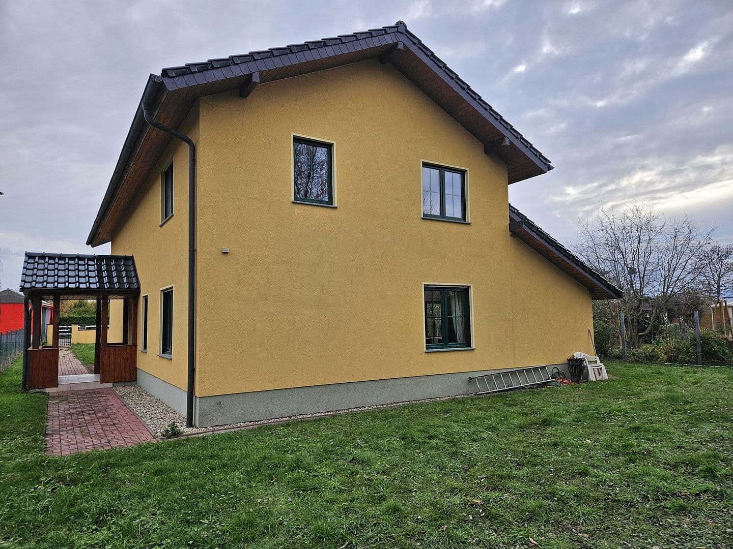 Prodej domu 210 m², pozemek 810 m², Salzatal, Sasko-Anhaltsko Prodej domu 210 m², pozemek 810 m², Salzatal, Sasko-Anhaltsko