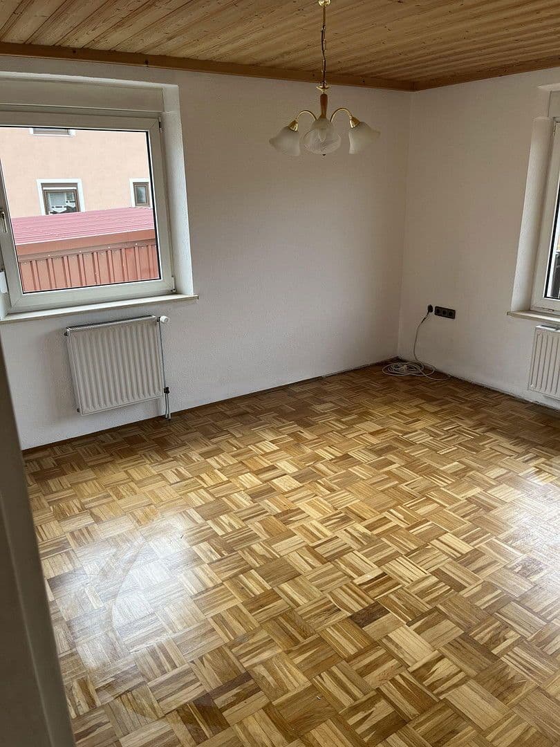 Pronájem bytu 3+1 70 m², Maxhütte-Haidhof, Bavorsko Pronájem bytu 3+1 70 m², Maxhütte-Haidhof, Bavorsko