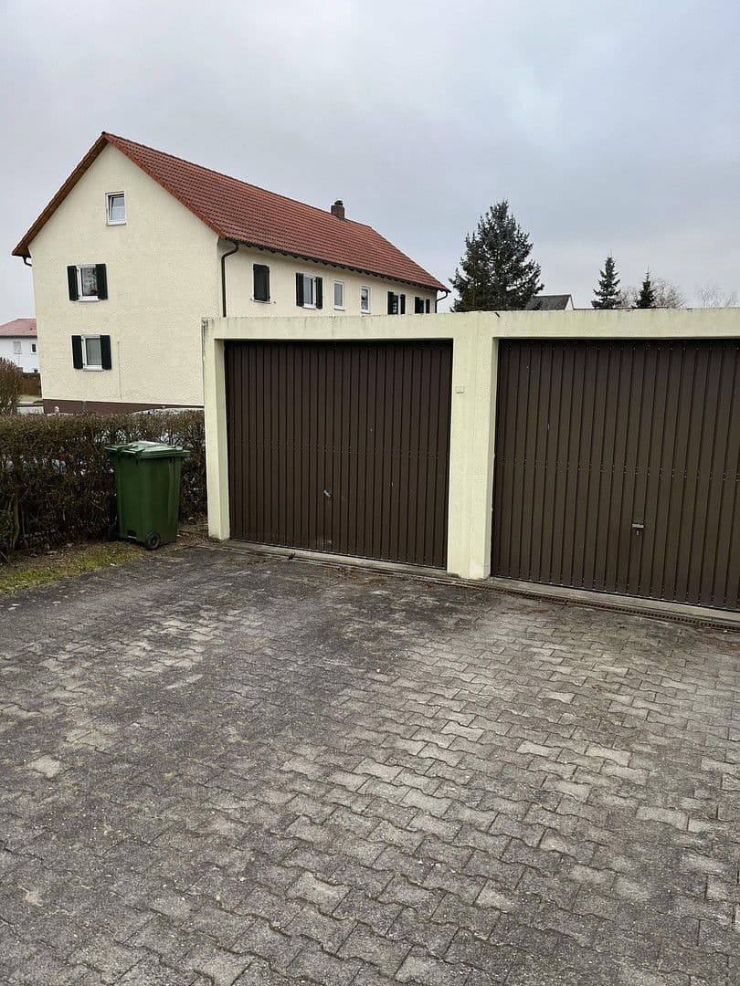 Pronájem bytu 3+1 70 m², Maxhütte-Haidhof, Bavorsko Pronájem bytu 3+1 70 m², Maxhütte-Haidhof, Bavorsko