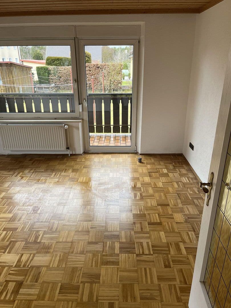 Pronájem bytu 3+1 70 m², Maxhütte-Haidhof, Bavorsko Pronájem bytu 3+1 70 m², Maxhütte-Haidhof, Bavorsko