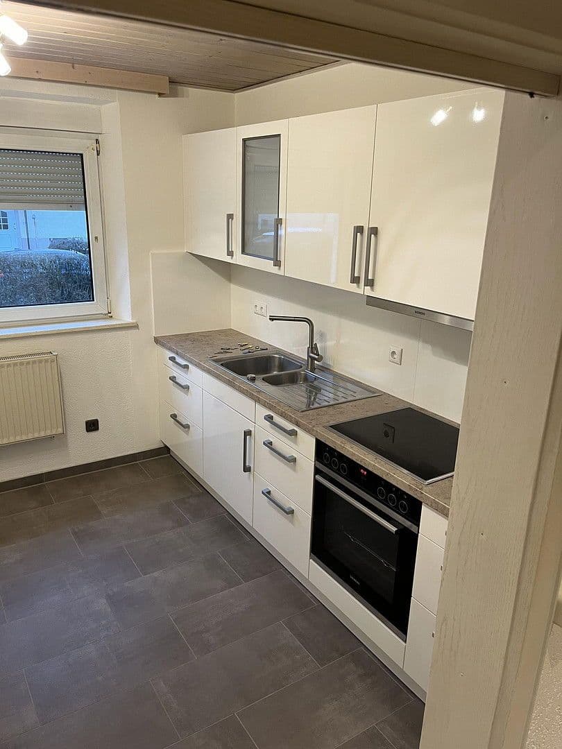 Pronájem bytu 3+1 70 m², Maxhütte-Haidhof, Bavorsko Pronájem bytu 3+1 70 m², Maxhütte-Haidhof, Bavorsko