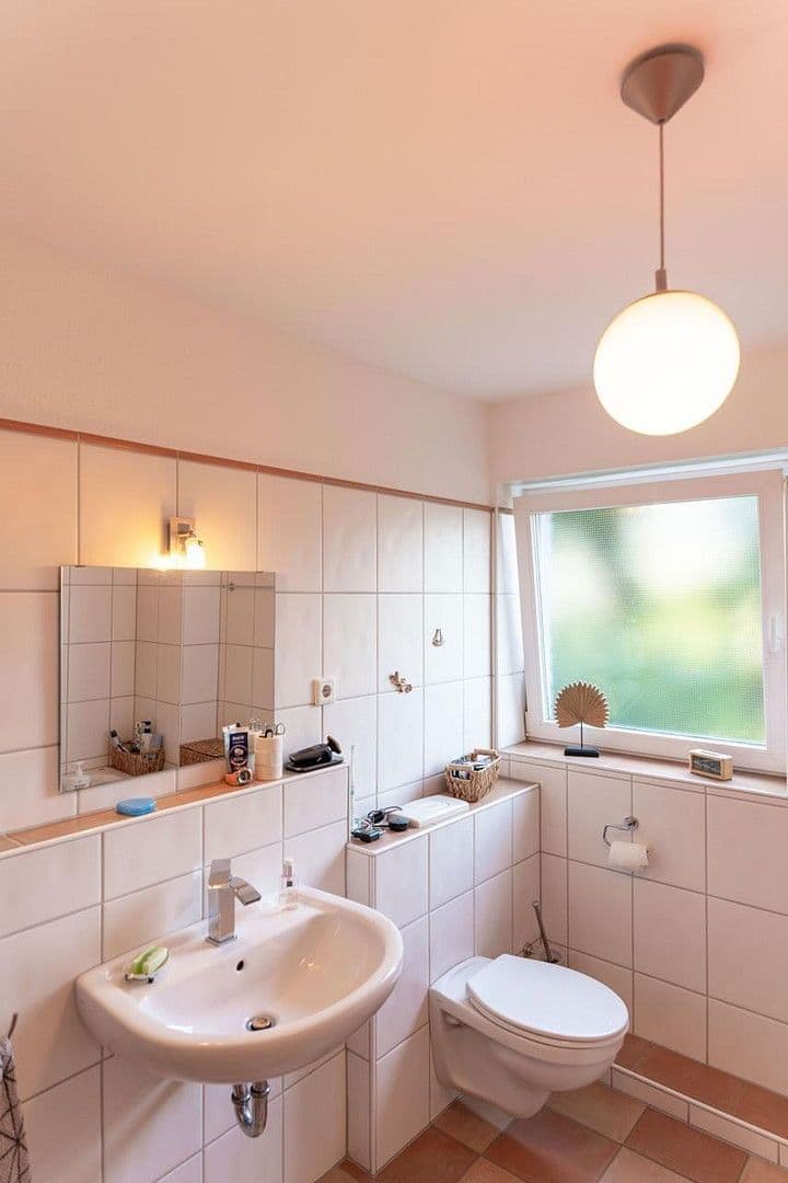 Prodej domu 132 m², pozemek 347 m², Langenfeld (Rheinland), Severní Porýní-Vestfálsko Prodej domu 132 m², pozemek 347 m², Langenfeld (Rheinland), Severní Porýní-Vestfálsko