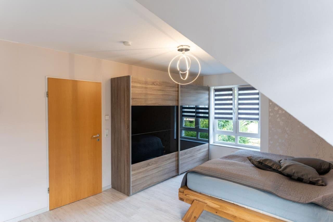 Prodej domu 132 m², pozemek 347 m², Langenfeld (Rheinland), Severní Porýní-Vestfálsko Prodej domu 132 m², pozemek 347 m², Langenfeld (Rheinland), Severní Porýní-Vestfálsko