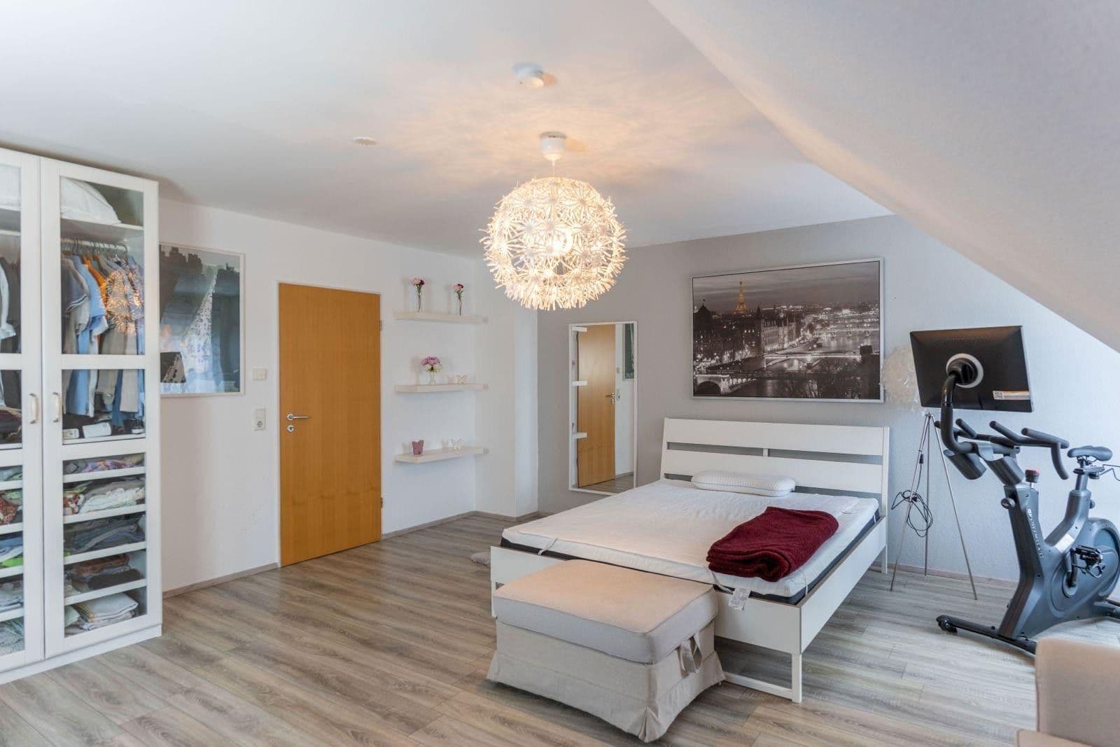 Prodej domu 132 m², pozemek 347 m², Langenfeld (Rheinland), Severní Porýní-Vestfálsko Prodej domu 132 m², pozemek 347 m², Langenfeld (Rheinland), Severní Porýní-Vestfálsko