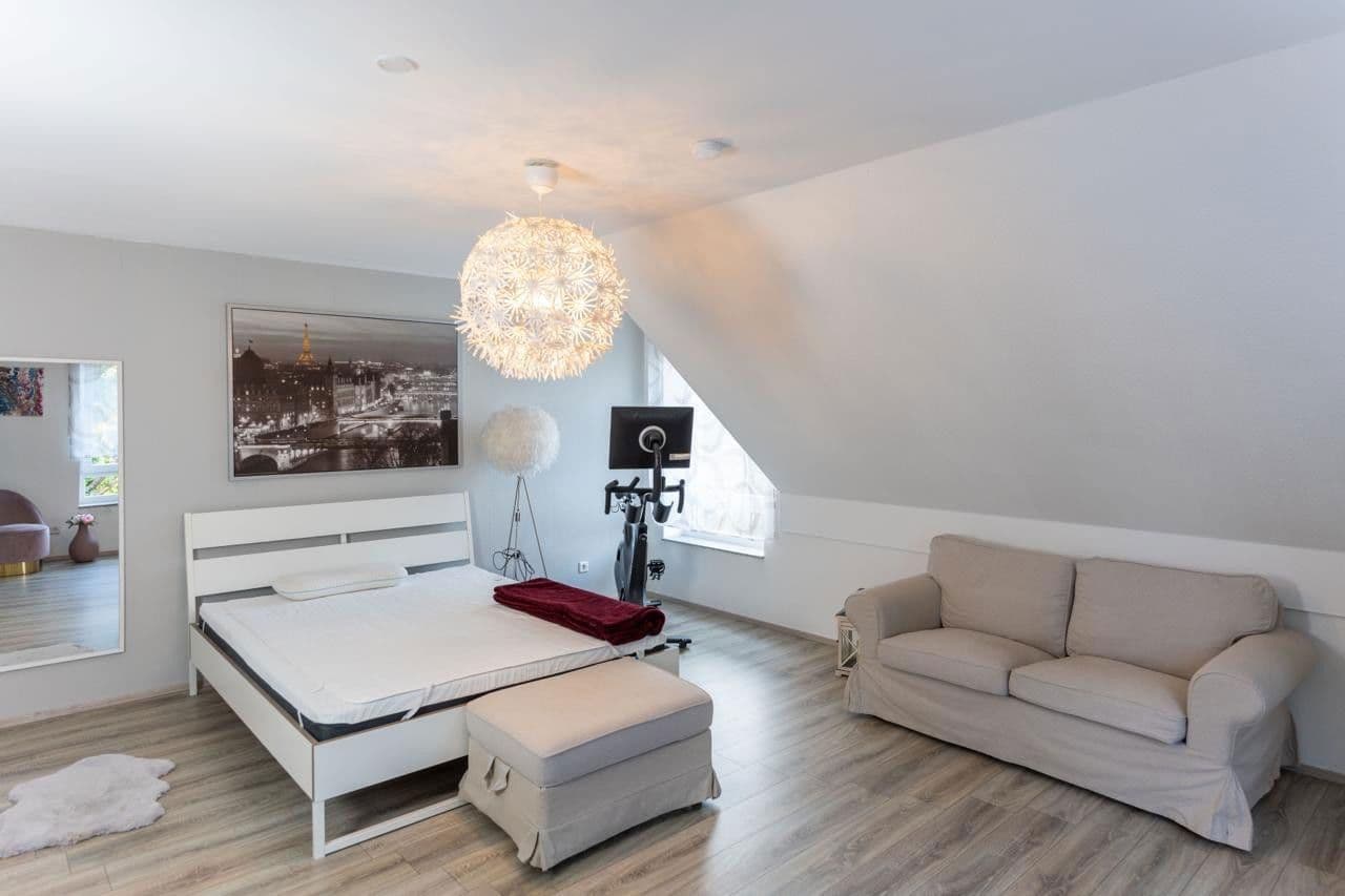 Prodej domu 132 m², pozemek 347 m², Langenfeld (Rheinland), Severní Porýní-Vestfálsko Prodej domu 132 m², pozemek 347 m², Langenfeld (Rheinland), Severní Porýní-Vestfálsko