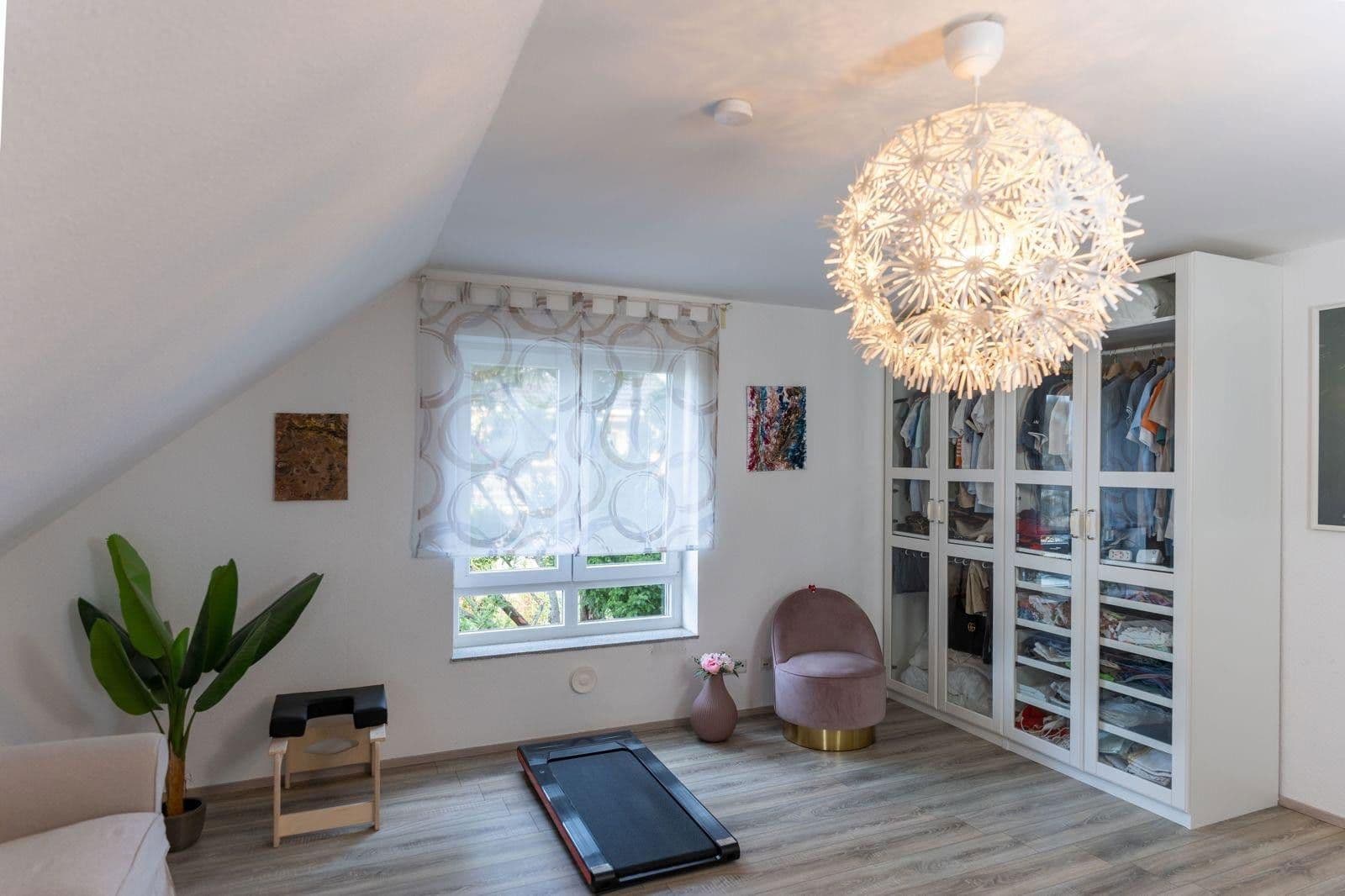 Prodej domu 132 m², pozemek 347 m², Langenfeld (Rheinland), Severní Porýní-Vestfálsko Prodej domu 132 m², pozemek 347 m², Langenfeld (Rheinland), Severní Porýní-Vestfálsko