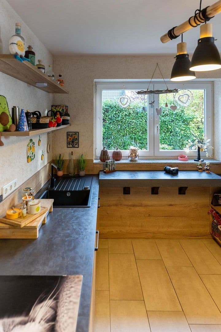 Prodej domu 132 m², pozemek 347 m², Langenfeld (Rheinland), Severní Porýní-Vestfálsko Prodej domu 132 m², pozemek 347 m², Langenfeld (Rheinland), Severní Porýní-Vestfálsko