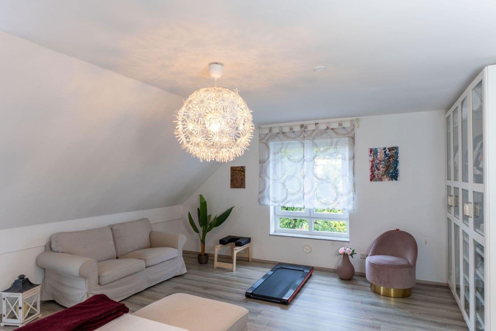 Prodej domu 132 m², pozemek 347 m², Langenfeld (Rheinland), Severní Porýní-Vestfálsko Prodej domu 132 m², pozemek 347 m², Langenfeld (Rheinland), Severní Porýní-Vestfálsko