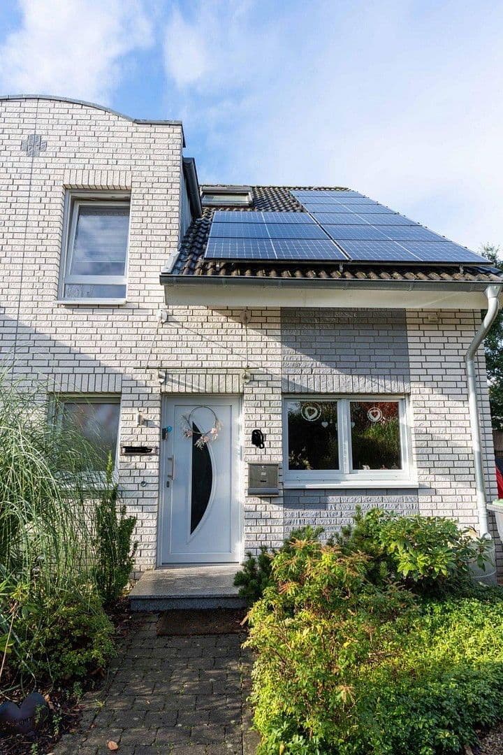 Prodej domu 132 m², pozemek 347 m², Langenfeld (Rheinland), Severní Porýní-Vestfálsko Prodej domu 132 m², pozemek 347 m², Langenfeld (Rheinland), Severní Porýní-Vestfálsko