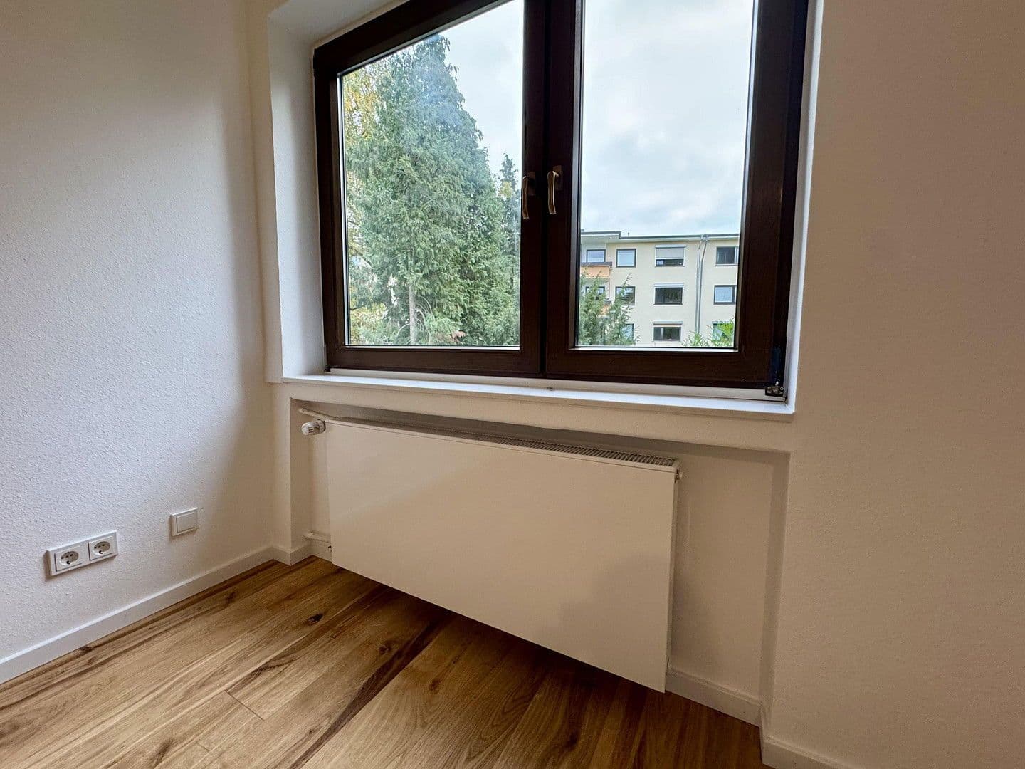 Prodej bytu 3+1 80 m², Köln, Severní Porýní-Vestfálsko Prodej bytu 3+1 80 m², Köln, Severní Porýní-Vestfálsko