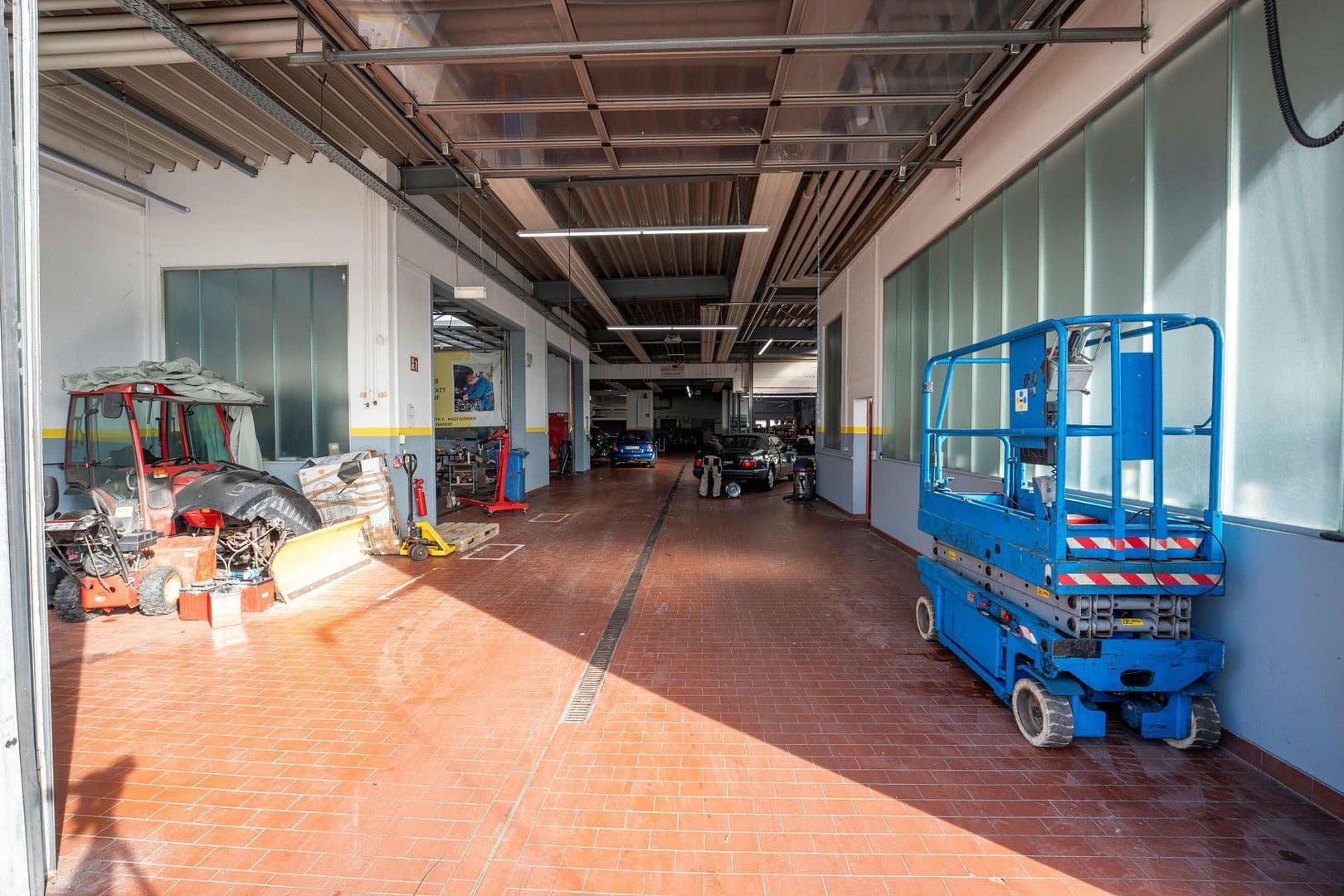 Pronájem nebytového prostoru 5.000 m², Giengen an der Brenz, Bádensko-Württembersko Pronájem nebytového prostoru 5.000 m², Giengen an der Brenz, Bádensko-Württembersko